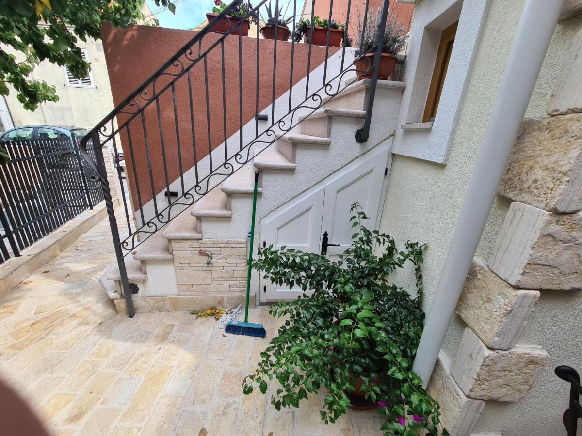 La Corte Di Kate-2 Biograd Na Moru Luaran gambar